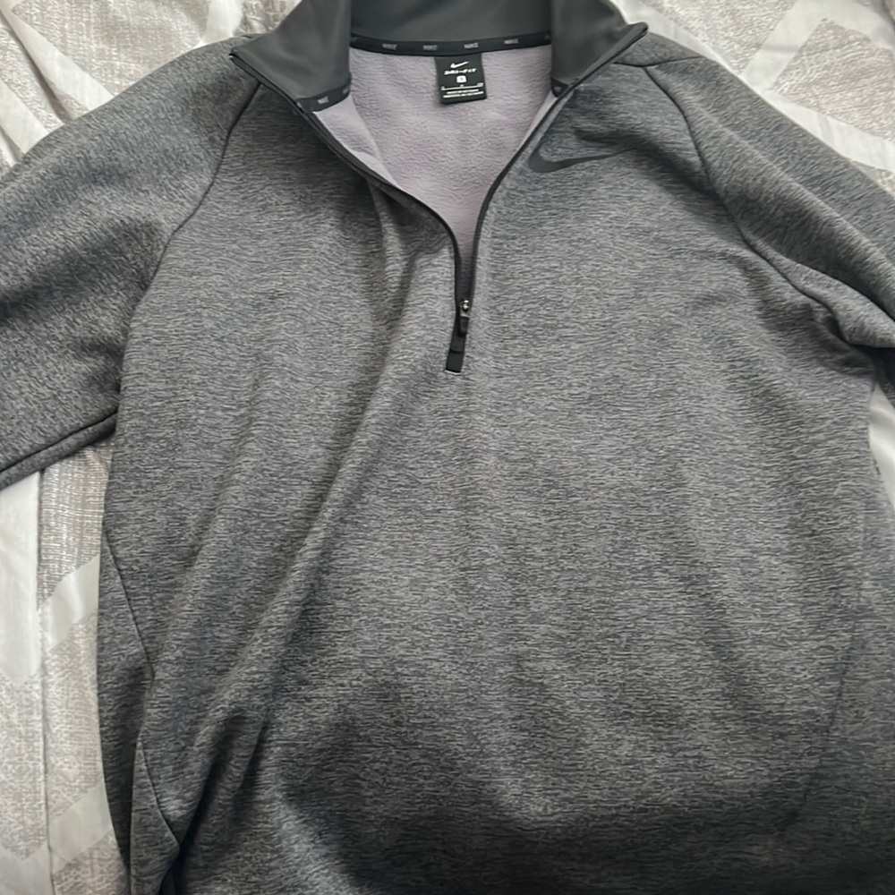 Mens small Dark Grey Nike DRI FIT turtle neck long sleeve sweatshirt